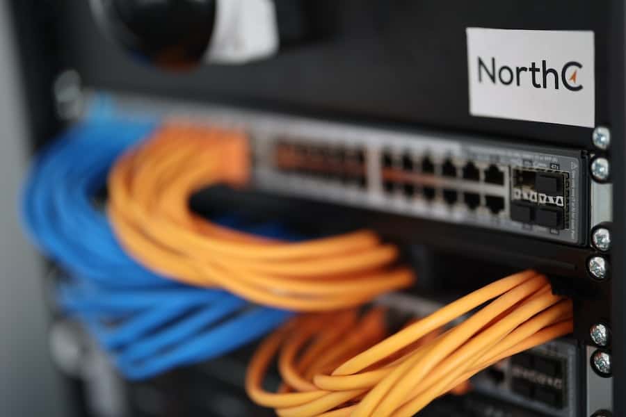 Unleashing the Power of Cheap Dedicated Servers with Unlimited Data - 1
